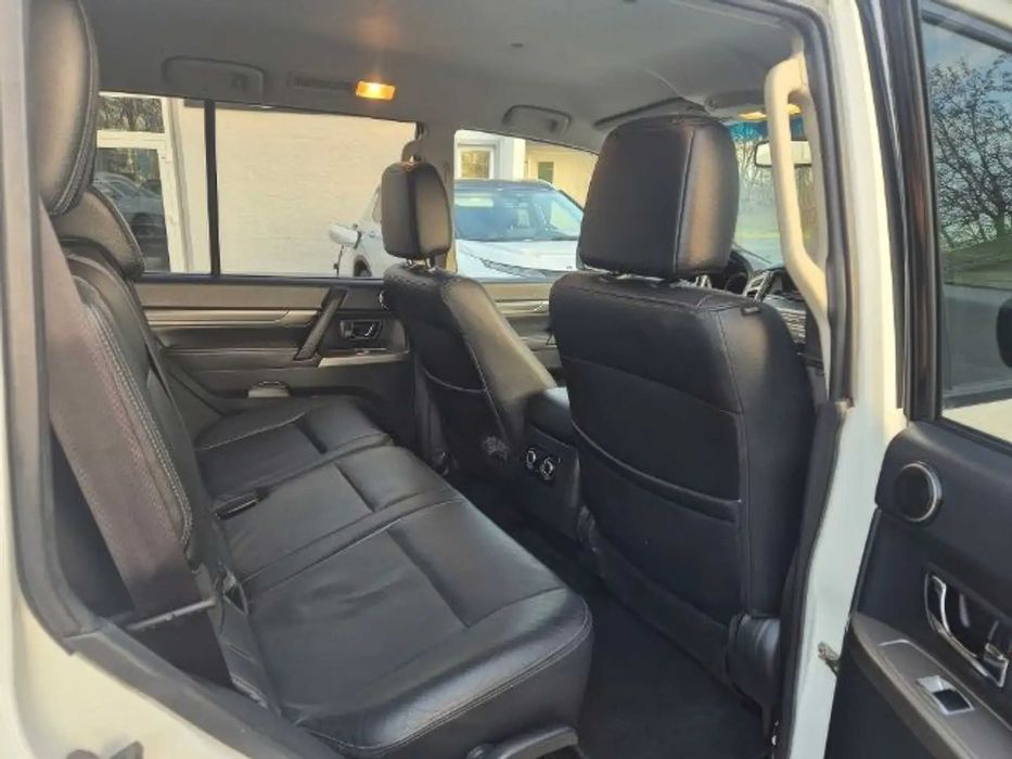 Mitsubishi Pajero      2017