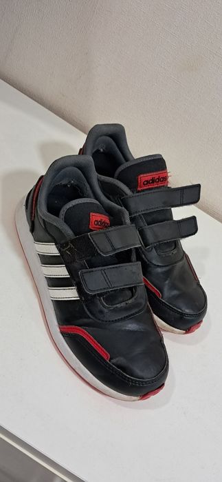 Кроссовки Adidas 35