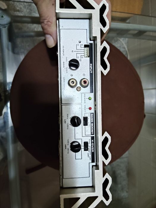 Amplificador automóvel