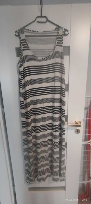 Sukienka maxi w paski
