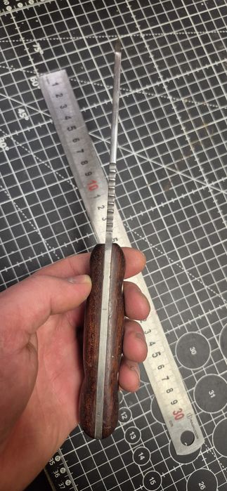 Nóż ręcznie robiony NCV1 60HRC