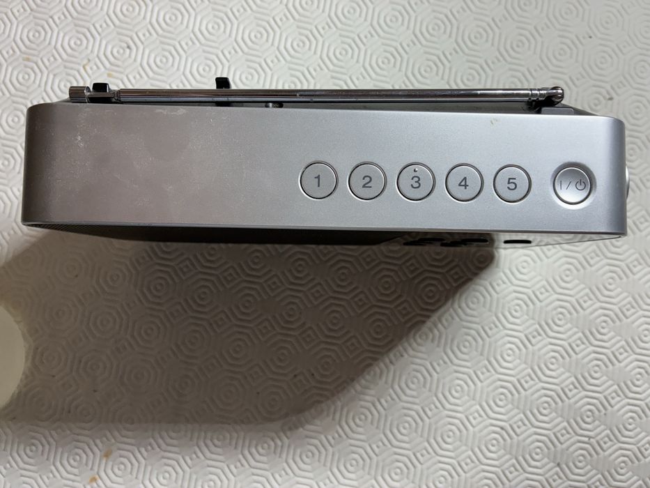 Rádio Sony com memórias de estações