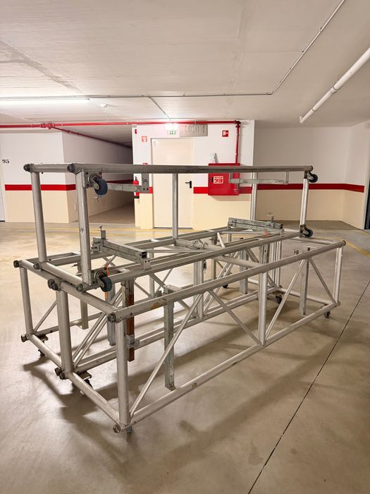 Estrutura de Alumínio para Palco/Eventos com Rodas – 2,40 m x 0,60 m (3 unidades)