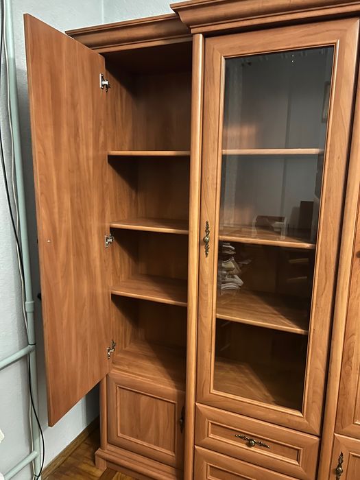 Сервант, меблі, шафа