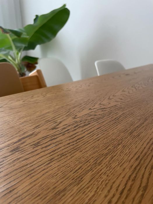 Stół do jadalni fornirowany