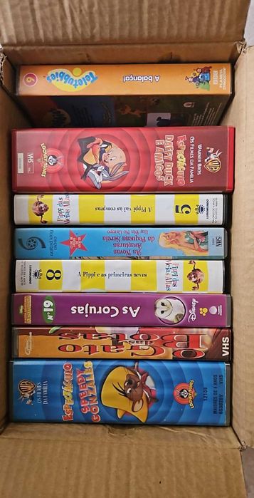 150 VHS e 40 DVD antigos