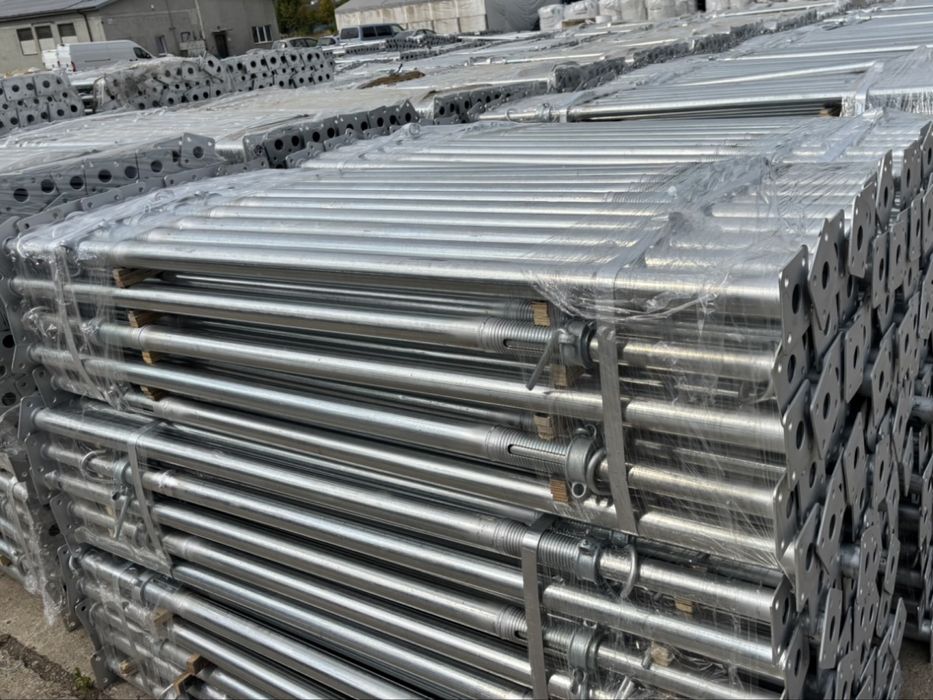 Stemple budowlane/dźwigary/Sztyce Podpory Stęple SZALUNKI