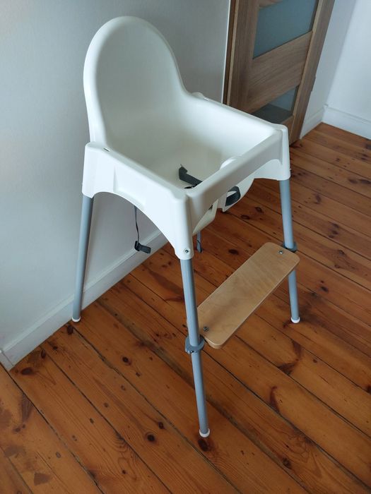 Komplet do karmienia Ikea krzesełko z podnóżkiem poduszką