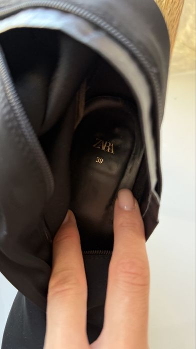 Високі ботфорди від Zara