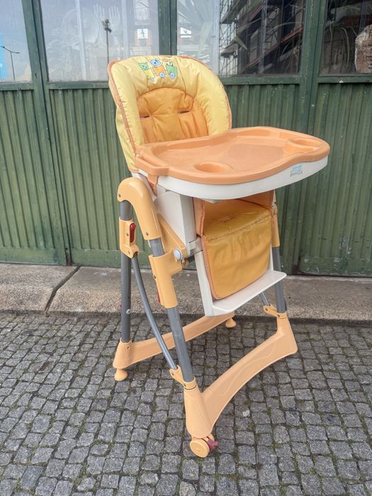 Cadeira de bebe para refeicoes