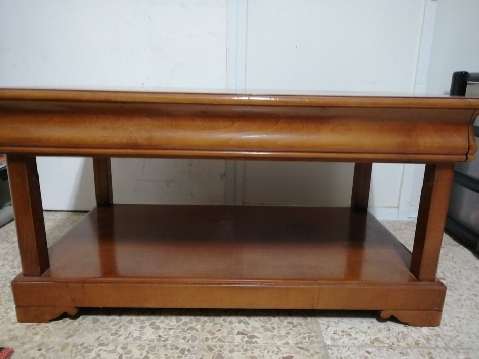 Mesa madeira de castanho