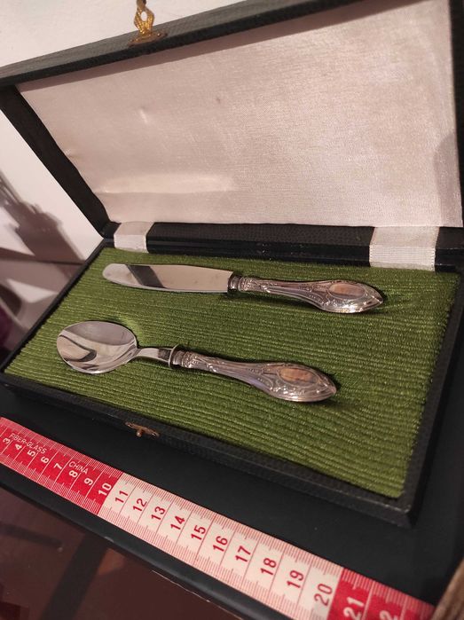 Conjunto Antigo de Colher e Faca em Prata – Estojo Original