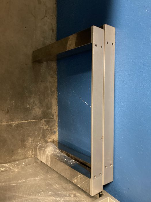 Mesa sala em aco inox com tampo em vidro