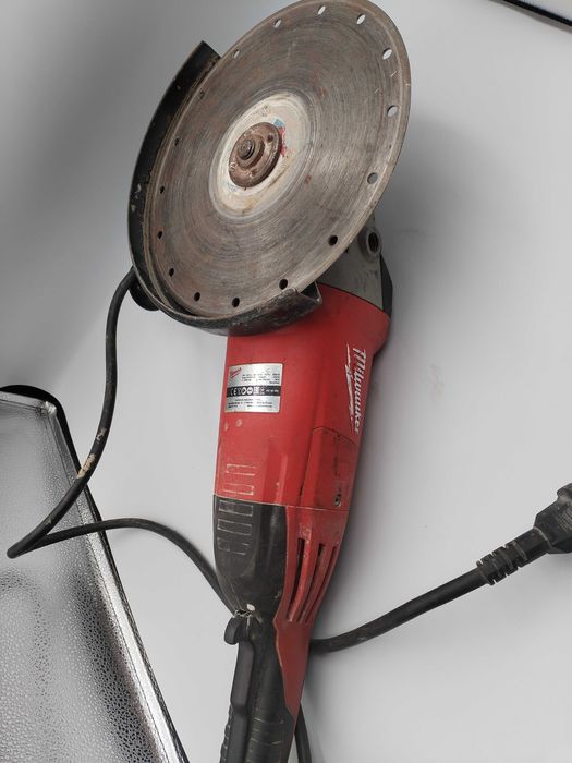 Milwaukee Szlifierka kątowa AG 22-230 / Plus Lombard Kłodzko