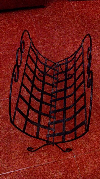 Porta-revistas em ferro