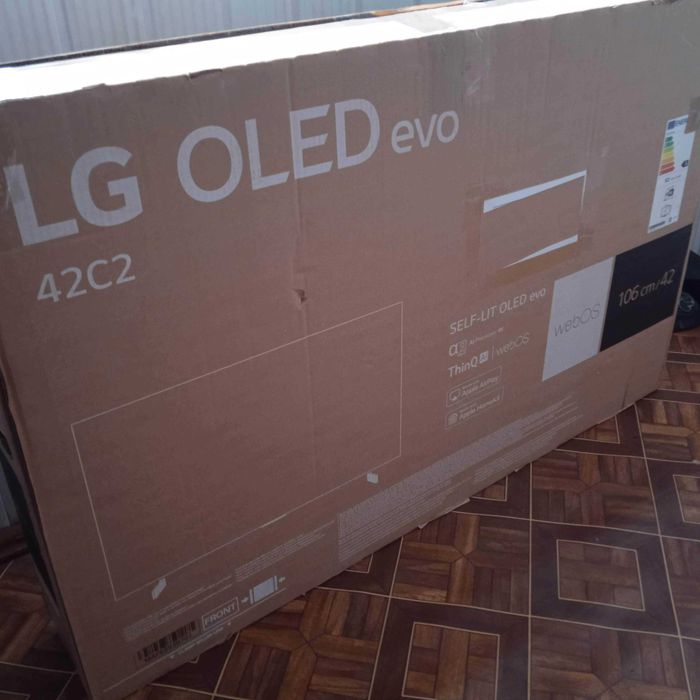 телевізор LG OLED42C27LA 42-дюймовий 4K UHD OLED EVO Smart TV 2023р
