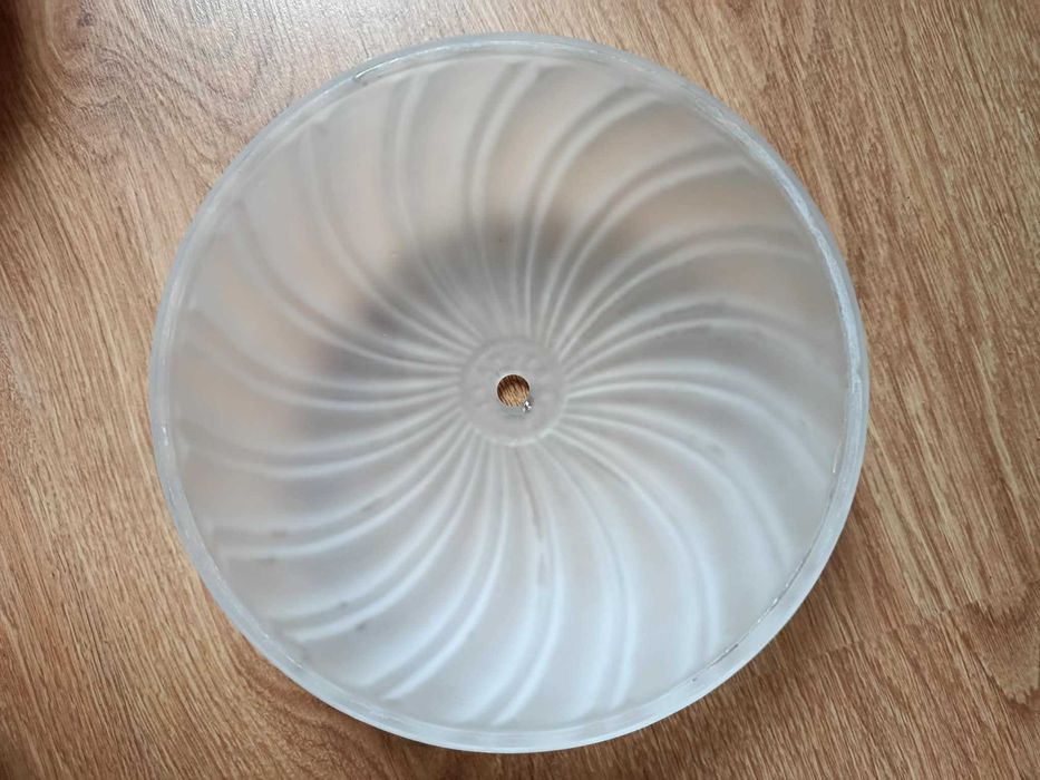 szklany klosz do lampy sufitowej