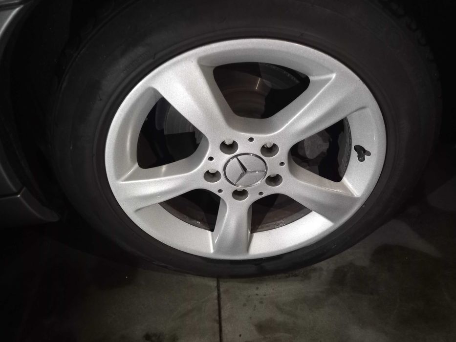 Veículo Mercedes Benz