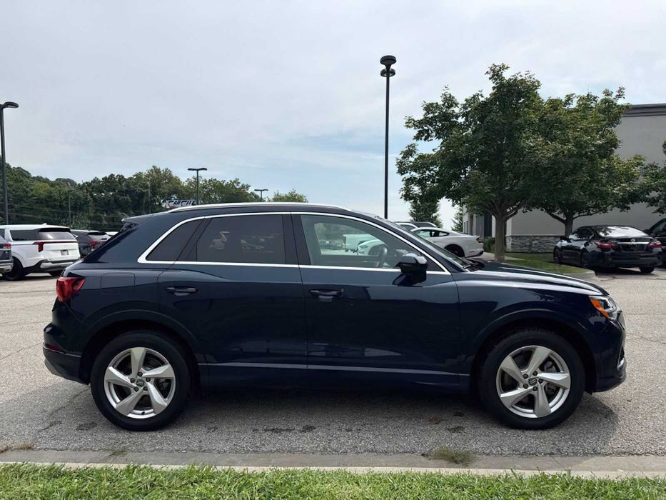 Audi Q3      2020