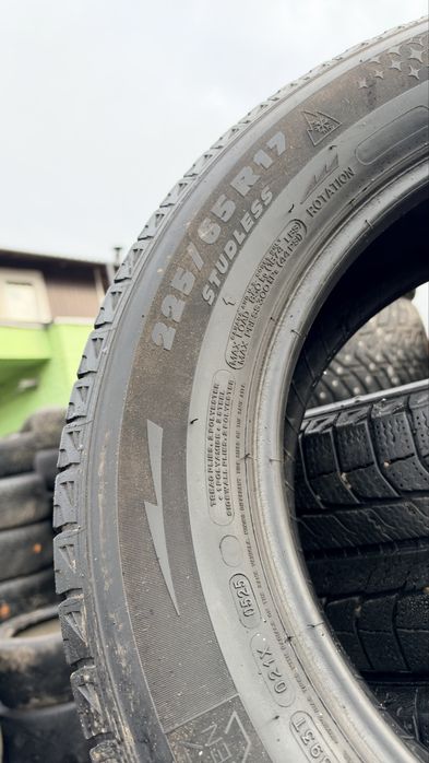 225/65/17 Michelin X-Ice