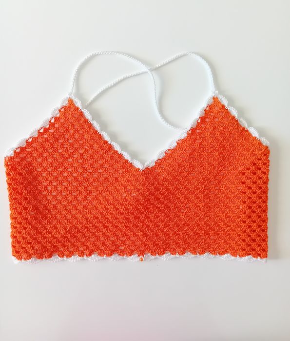 Top em crochê sem costas