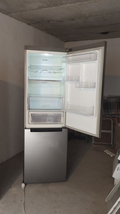 Sprzedam Lodówkę Samsung