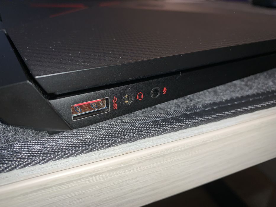 Hp OMEN i7-9750h Gtx1660ti 144hz