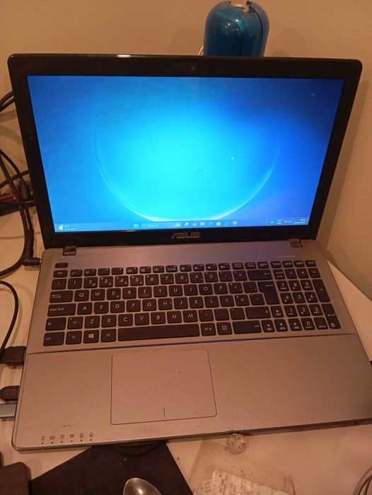 Portátil Asus X550
