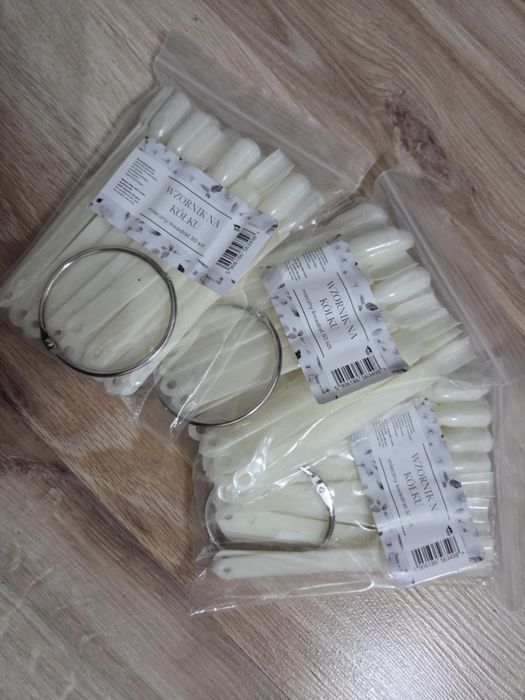 Wzorniki na lakiery, paznokcie, mleczny kwadrat 50szt