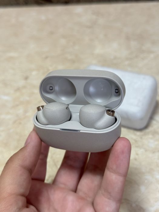 Продам Sony WF-1000XM4 Silver Оригінал