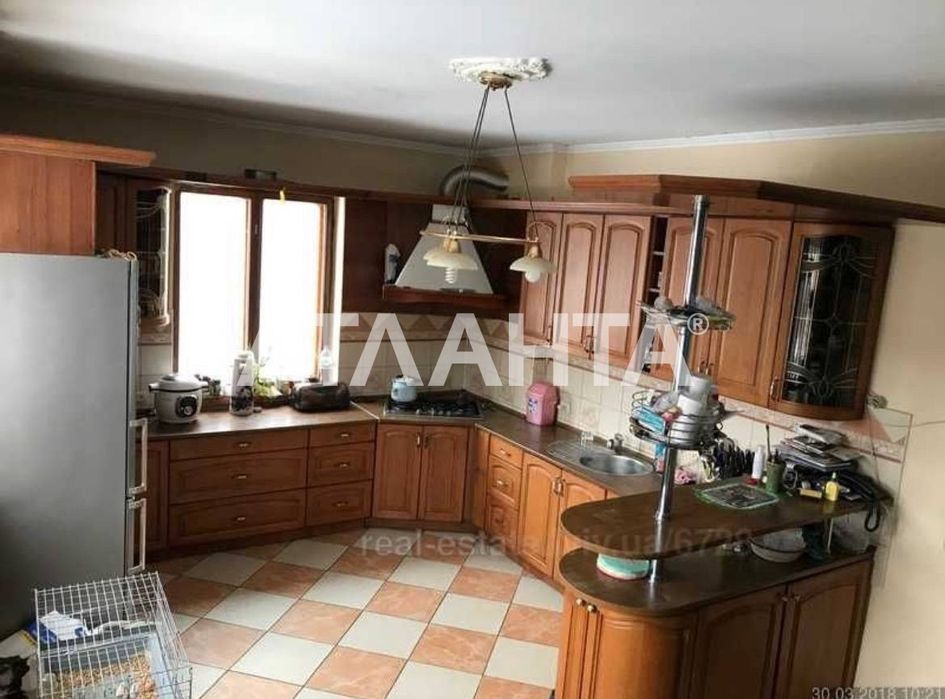 Продаж будинку Білогорща