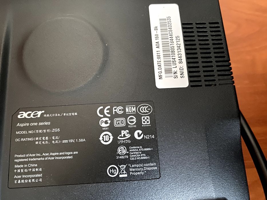 Acer Aspire One ZG5 (AOA150bk) ( 8.9", Intel Atom N270, 1,5 ГБ ОЗУ, все працює)