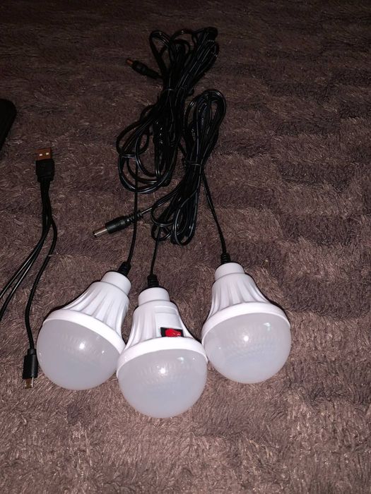 Фонарь станция с солнечным панелью