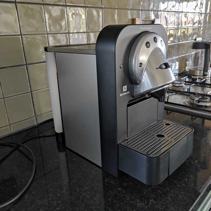 Maquina de Café Nespresso Pro