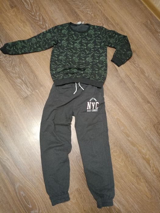 Продам костюм на підлітка 11-12 років