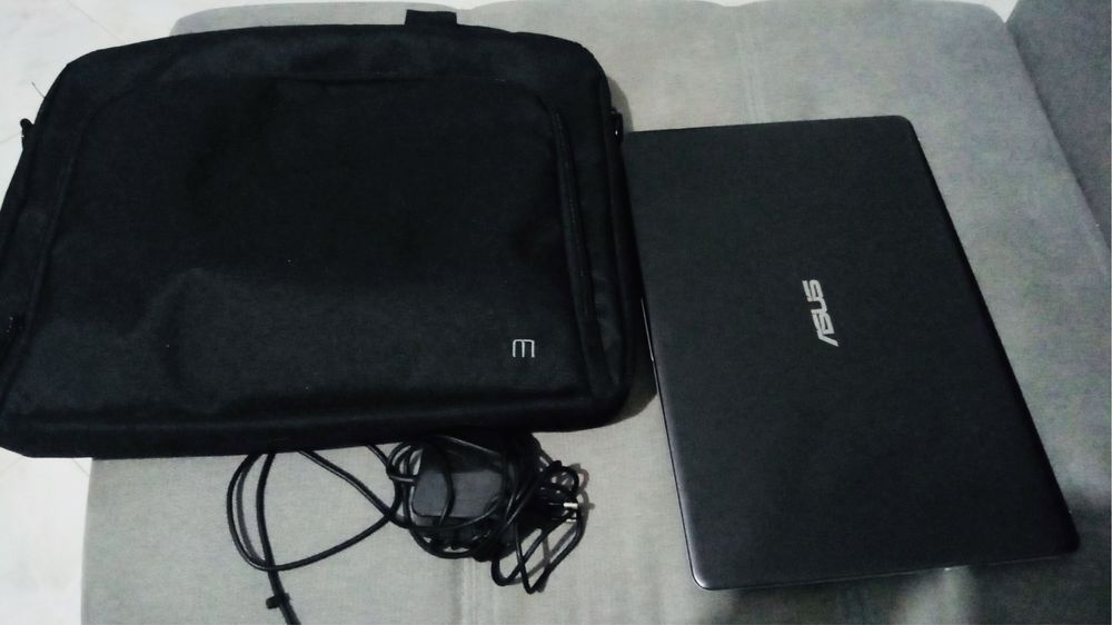 Portátil ASUS como novo
