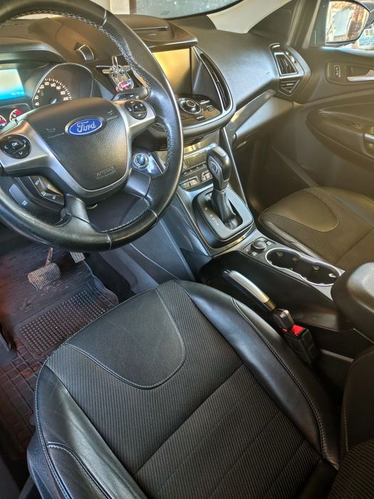 Ford Kuga 2015 рік