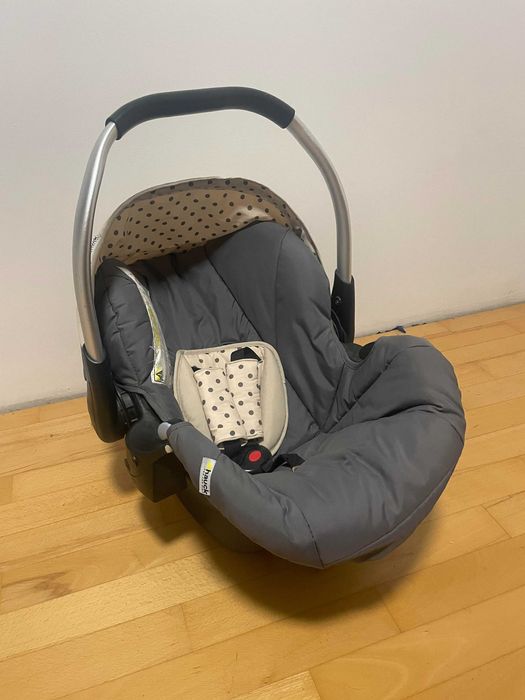 Fotelik samochodowy-nosidełko 0-13kg Hauck
