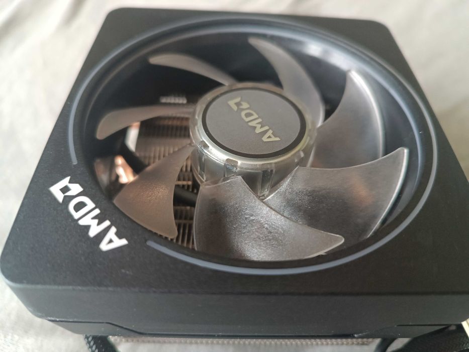 Wiatrak Fan Chłodzenie cpu procesora AMD Wraith Prism RGB Stan idealny !