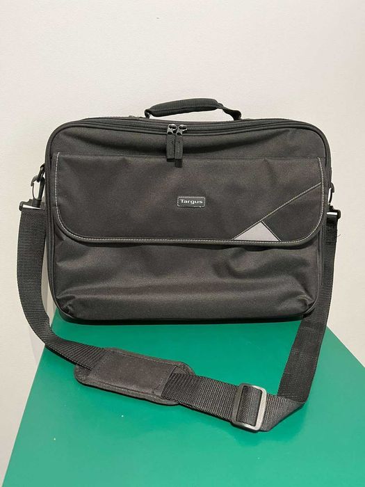 Czarna torba na laptopa Targus