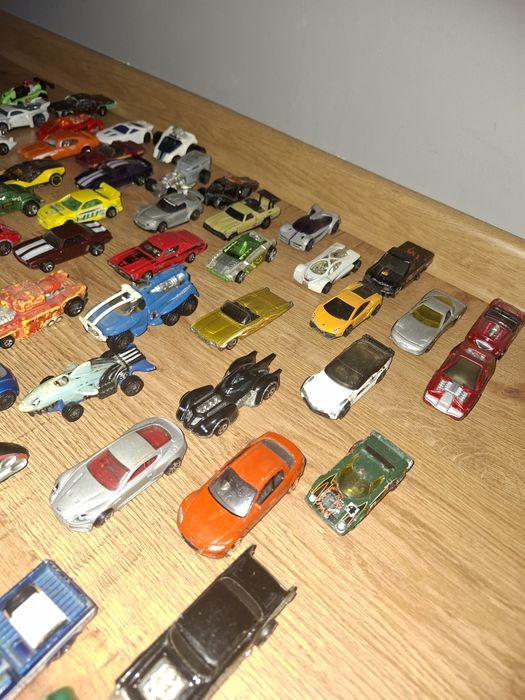samochodziki hot wheels