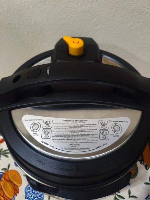 Panela de pressão elétrica