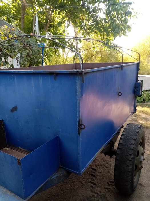 Продаю прицеп одноосний 2тони 20000грн.