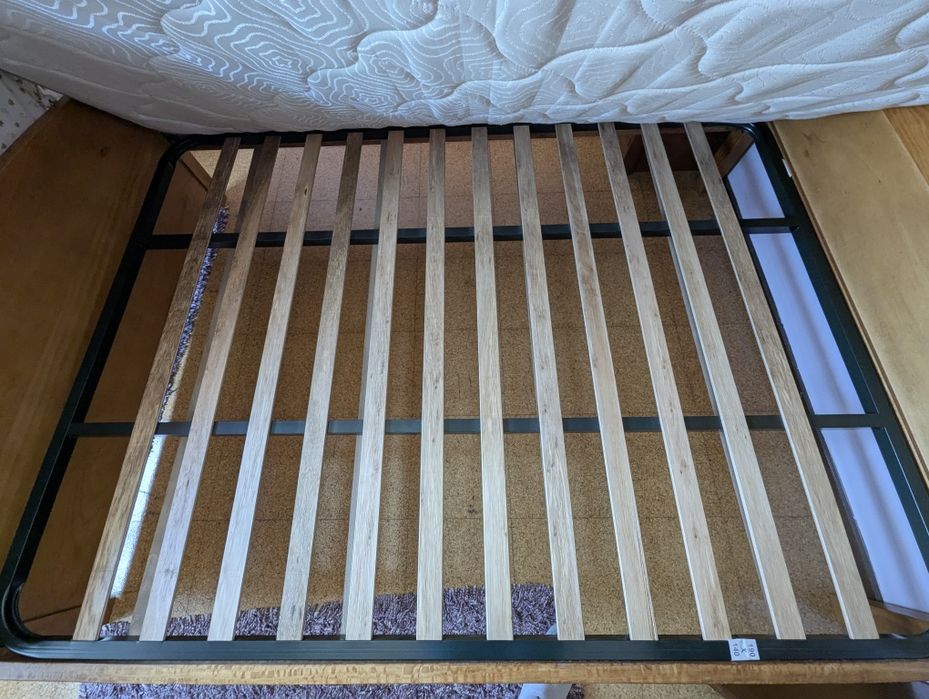 Cama de Casal em Madeira 190x140 cm + Estrado + Colchão