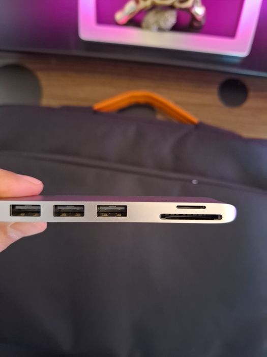 Laptop MacBookPro 16  touchbar + dodatki