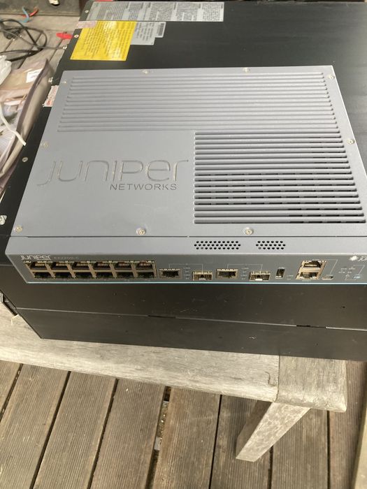 Swich, przełącznik Juniper ex2200c