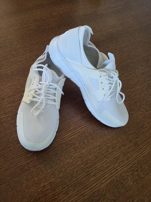 Buty sportowe kobiece
