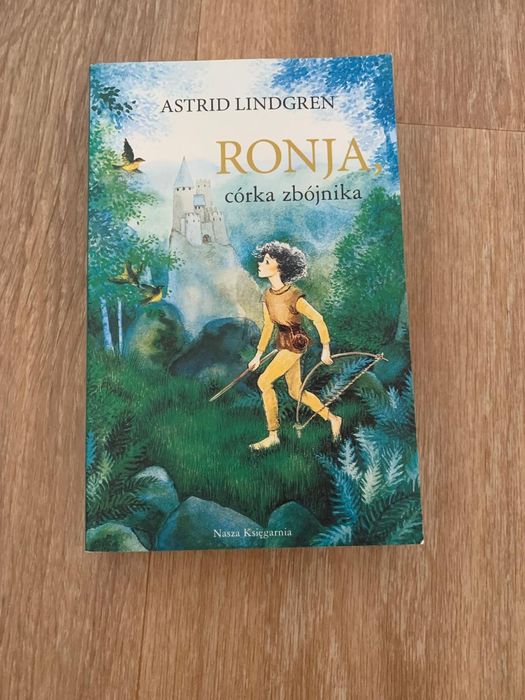 3 książki Dziewczynka z 6 księżyca, Ronja córka zbójnika i 5 królestw