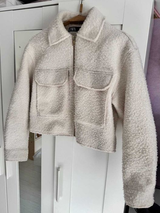Бомбер ZARA молочний