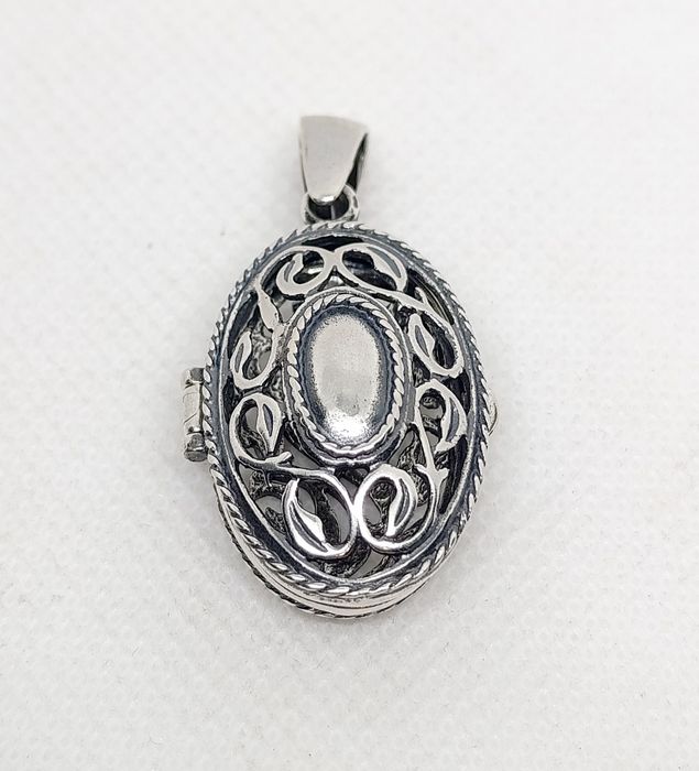 Wisiorek srebrny - sekretnik